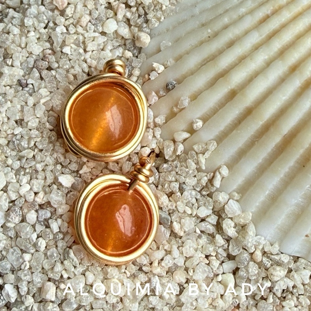 WARM AND CLASSIC Vibrant orange jade stud  earrings in gold